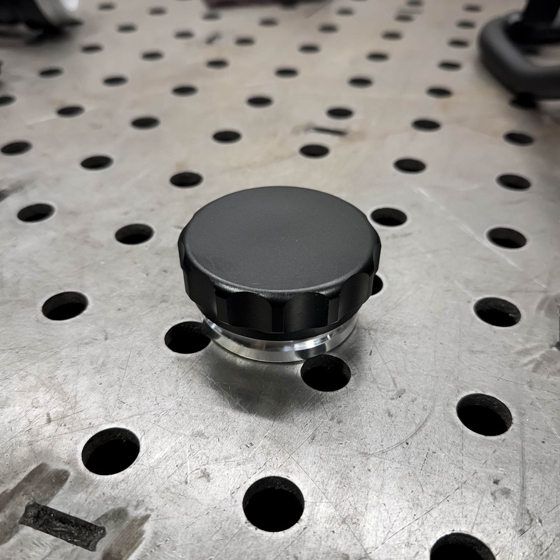 ALUMINIUM WELD ON CAP W/ RUBBER SEAL